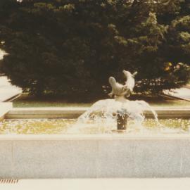 John Dowie Sculpture, Elizabeth Town Centre
