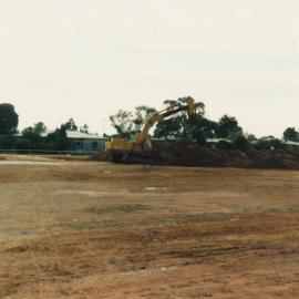 Elizabeth North: 1986