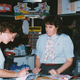 Christmas shopping at Elizabeth City Centre: 1994