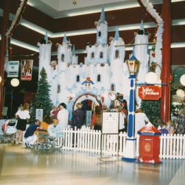 Christmas shopping at Elizabeth City Centre: 1994