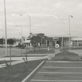 Elizabeth Way, Elizabeth: 1977