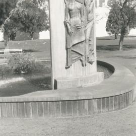 Shedley fountain, Windsor Green, Elizabeth Town Centre