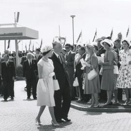 Royal visit to Elizabeth: 1963