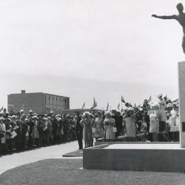 Royal visit to Elizabeth: 1963