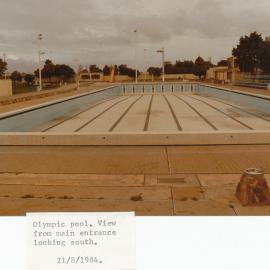 Elizabeth Aquadome: 1984