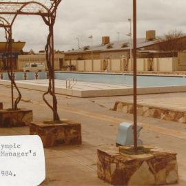 Elizabeth Aquadome: 1984