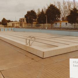 Elizabeth Aquadome: 1984