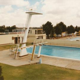 Elizabeth Aquadome: 1984