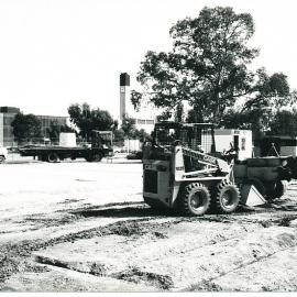 Grenville Centre construction: 1982