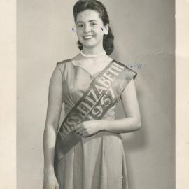Miss Elizabeth: 1957