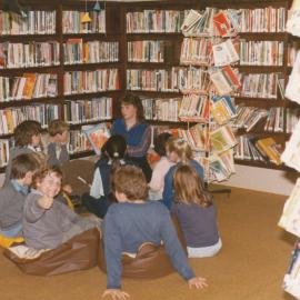 Elizabeth Public Library: 1987