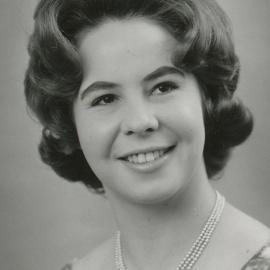 Miss Elizabeth Quest entrant: Gillian Young