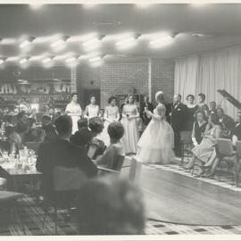 Miss Elizabeth Quest: 1960