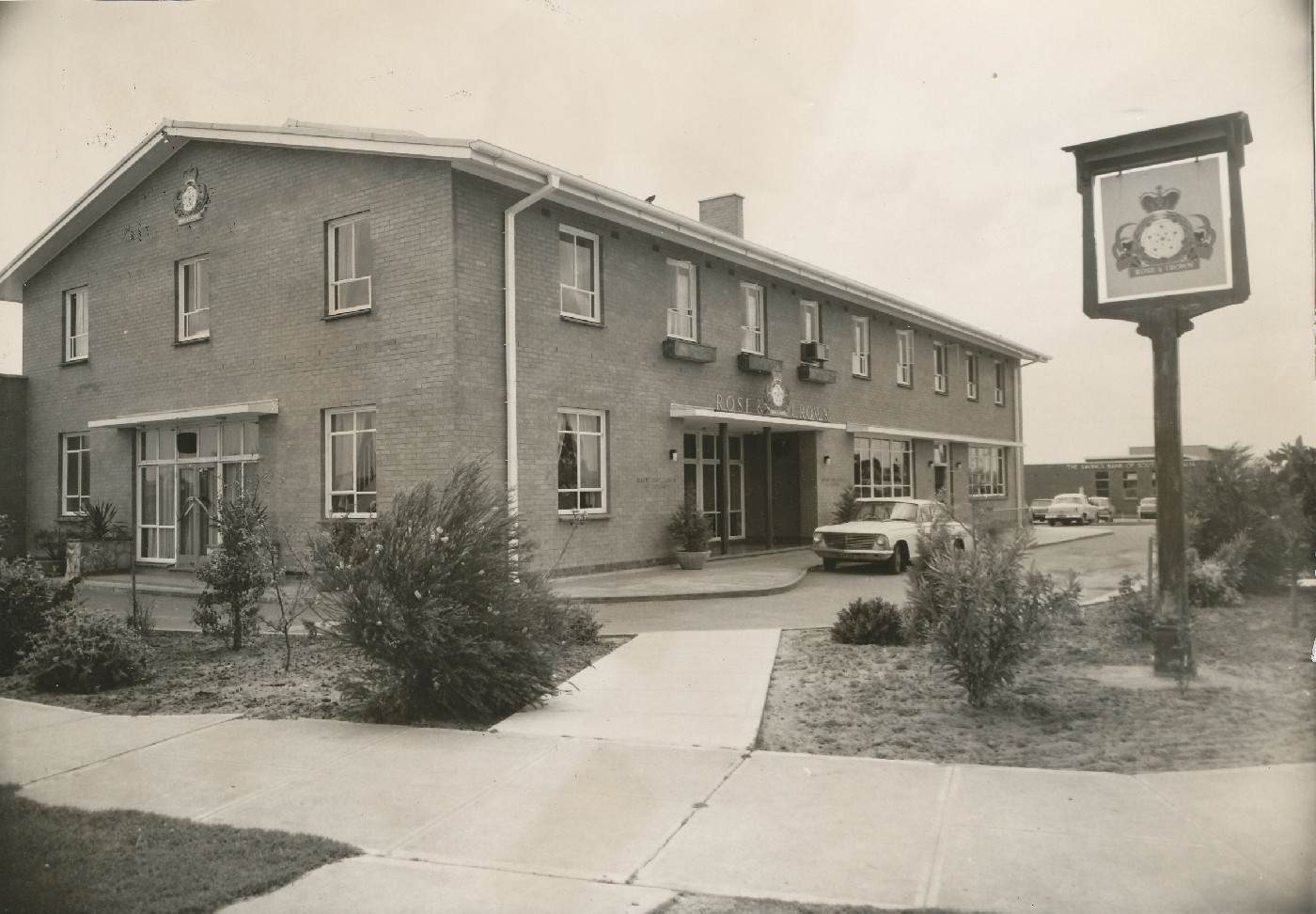 Rose &amp; Crown Hotel