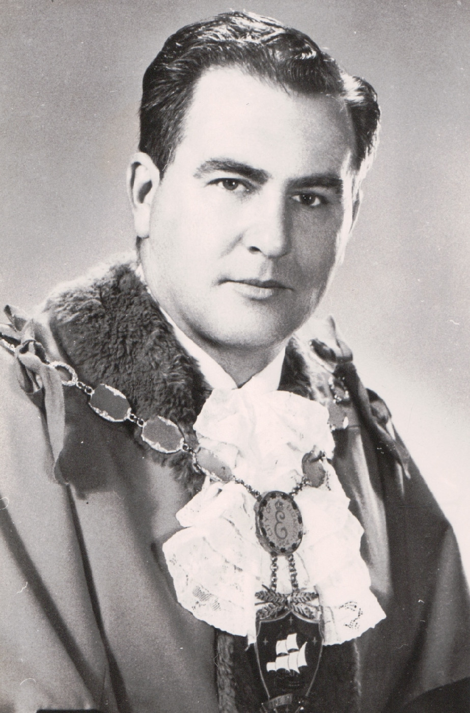 Lloyd Maxwell Duffield, Mayor of Elizabeth